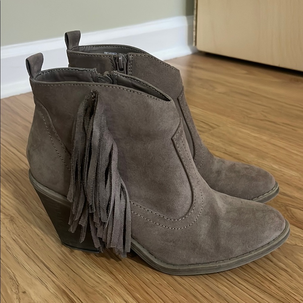 Women's Fringe Ankle Boots - Taupe sz. 8